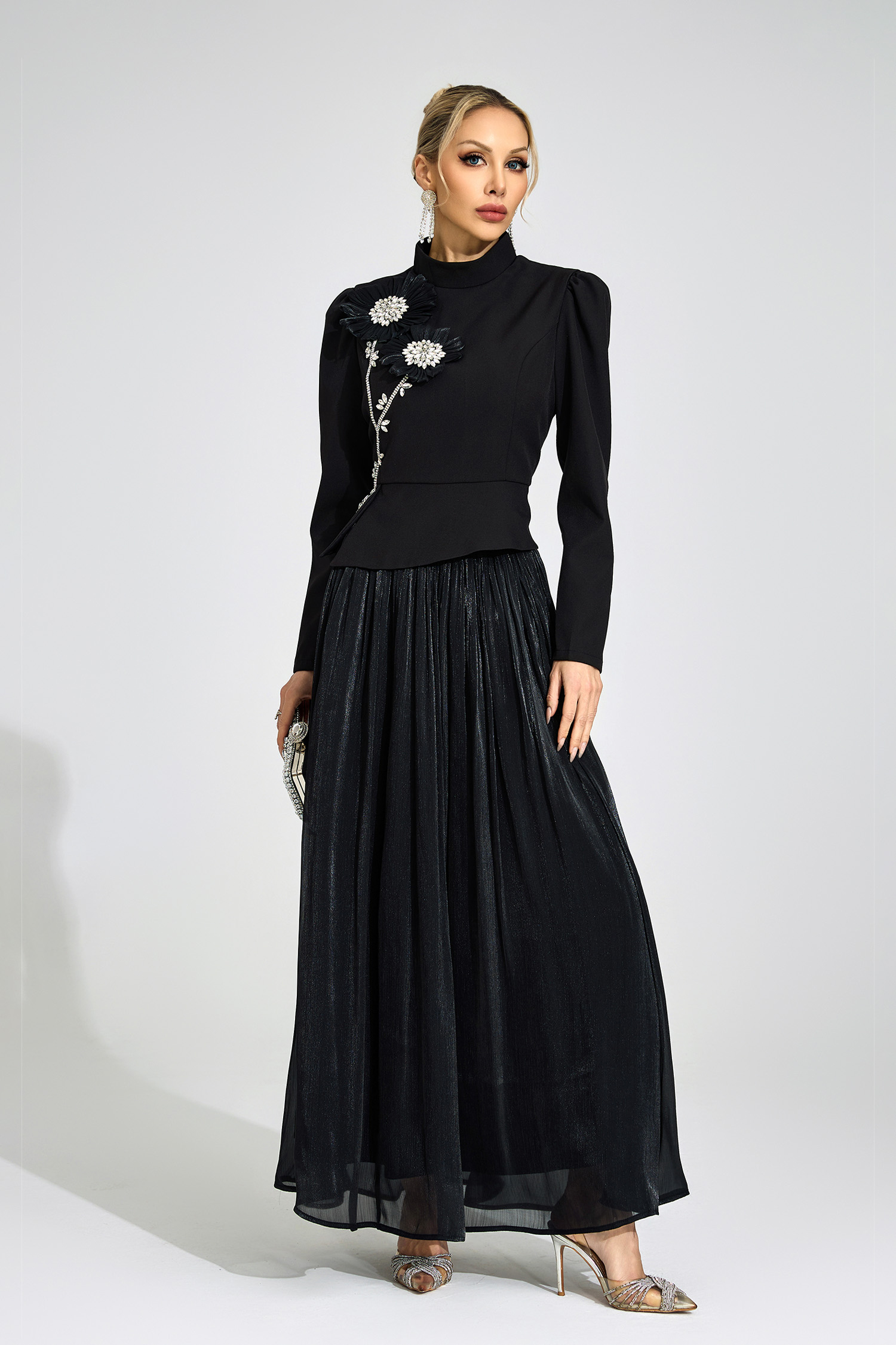 Pier Black Embroidered Set