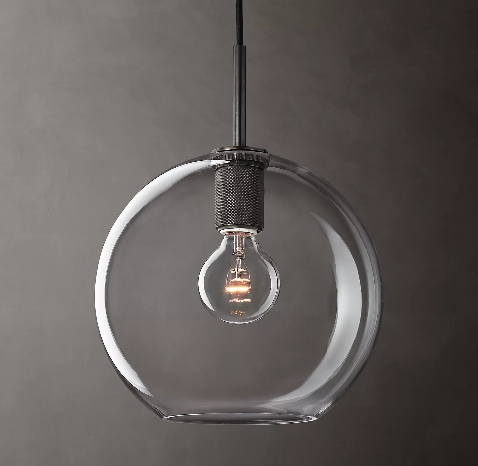 Utilitaire Globe Shade Pendant