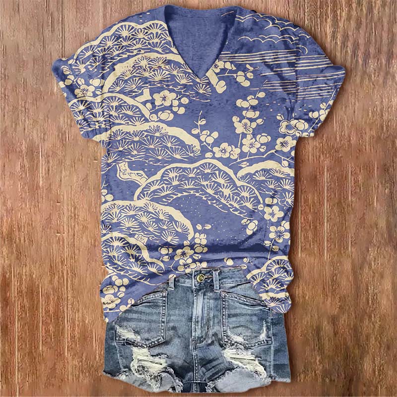 Women's Japanese Art Plum Blossom Art Print V-neck T-shirt