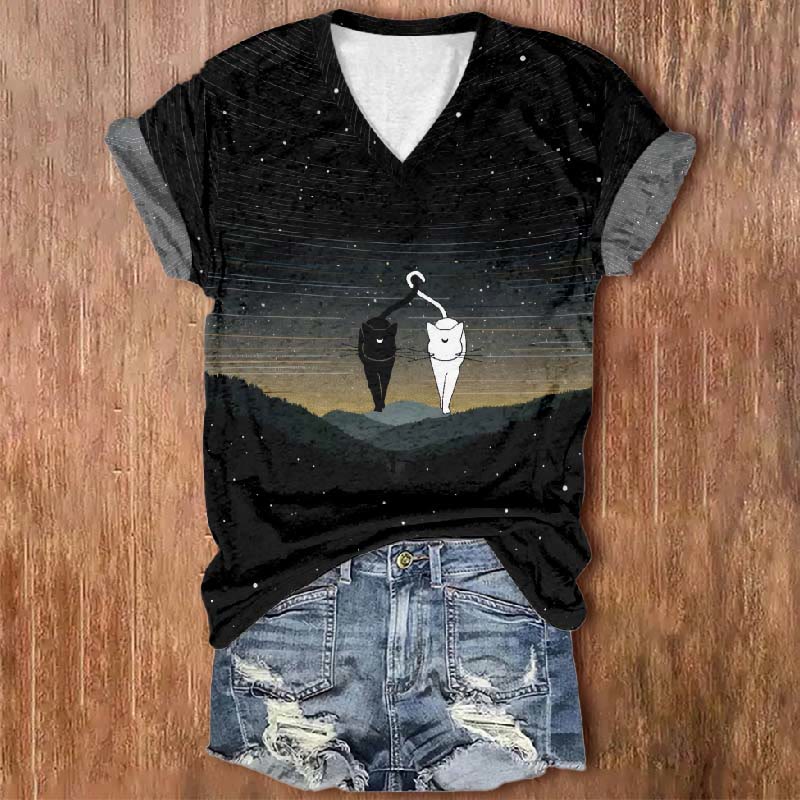 Women's Starry Sky Loving Cats Holding Tail Print V-neck Short-sleeved T-shirt - Black - 5XL - image 1