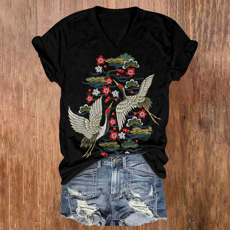 Vintage Red Flower Cranes Print V-neck T-shirt - Black - 5XL - image 1