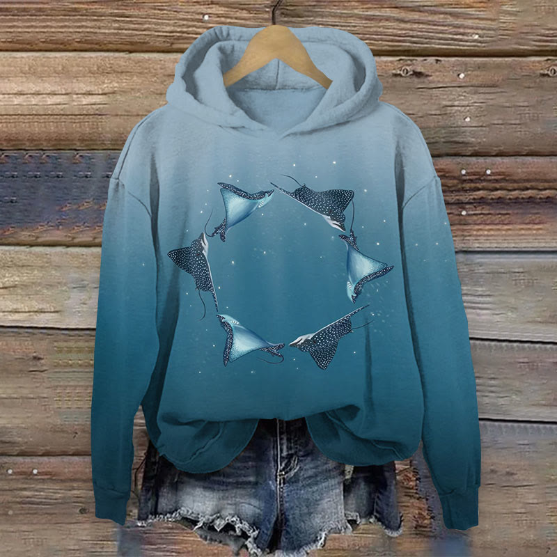 Ombre Manta Ray Circle Art Print Long Sleeve Hoodie - Blue - 8XL - image 1