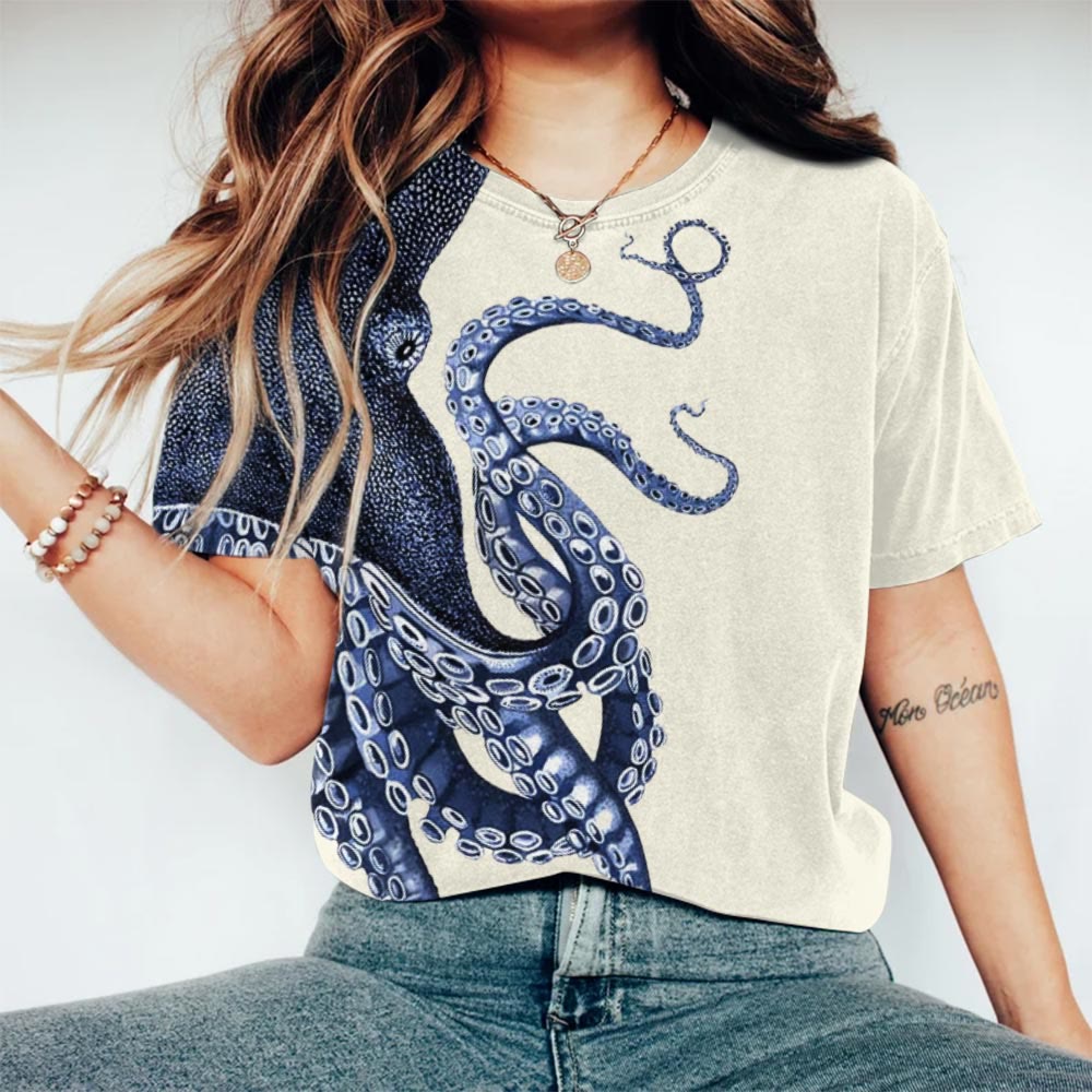 Japanese Art Octopus Graphic Print Round Neck T-shirt - Beige - 8XL - image 1