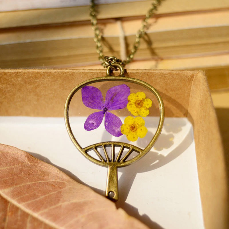 Japanese Retro Floral Fan Necklace - Golden - one size - image 1