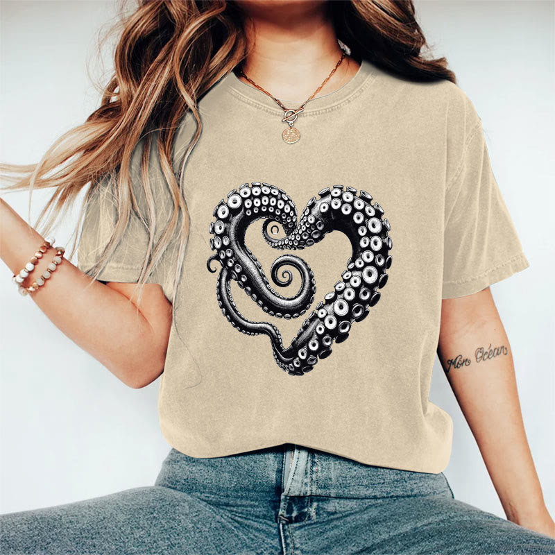 100% Cotton Valentine's Day Abstract Octopus Love Heart T-shirt - Apricot - 2XL - image 1