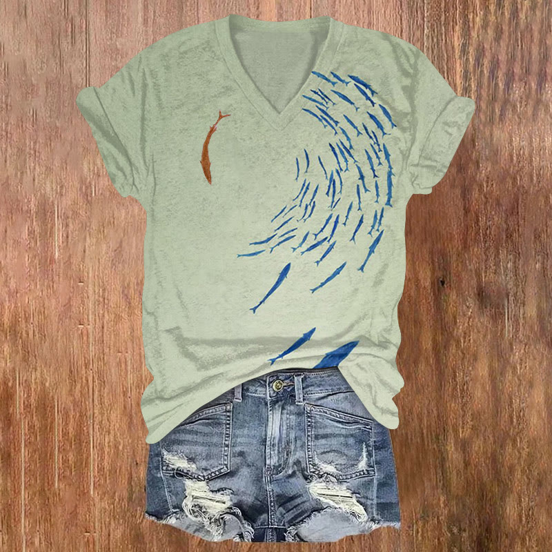 Contrasting Colors Chasing Fish Print V-neck T-shirt - Green - 5XL - image 1