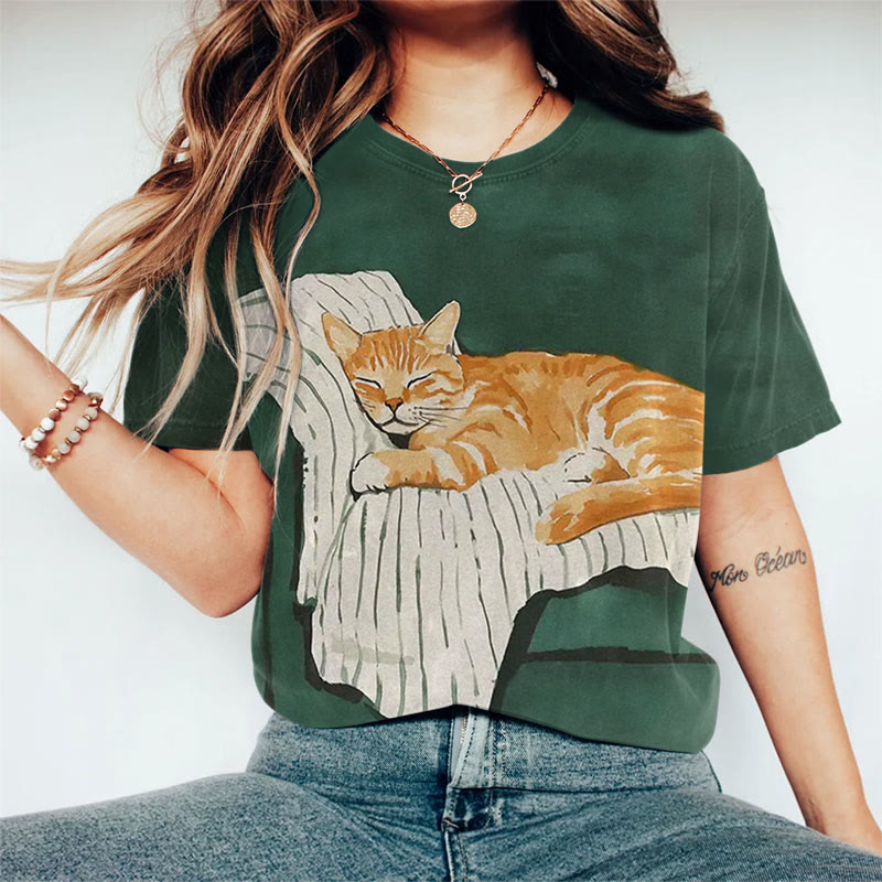 Women's Cute Sleeping Cat Print Casaul T-shirt - Dark Green - US44-46(8XL) - image 1