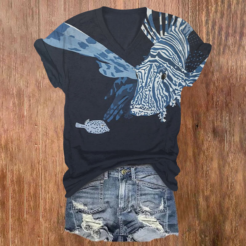 Simple Asymmetrical Pterois Volitans Print V-neck T-shirt - Black - US32-34(5XL) - image 1