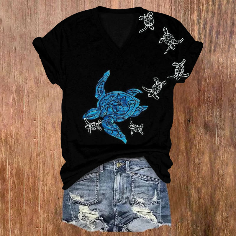 Sea Turtle With A Group Of Baby Turtles Print V-neck T-shirt - Black - US32-34(5XL) - image 1
