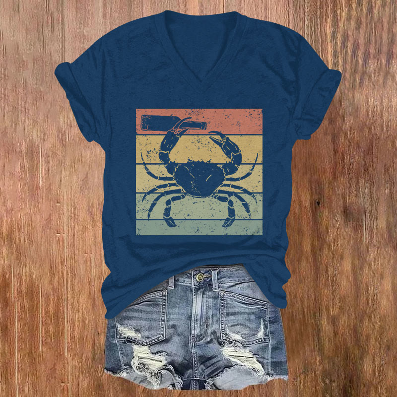 Vintage Funny Crab Holding Beer Bottle Print V-neck T-shirt - Blue - US32-34(5XL) - image 1