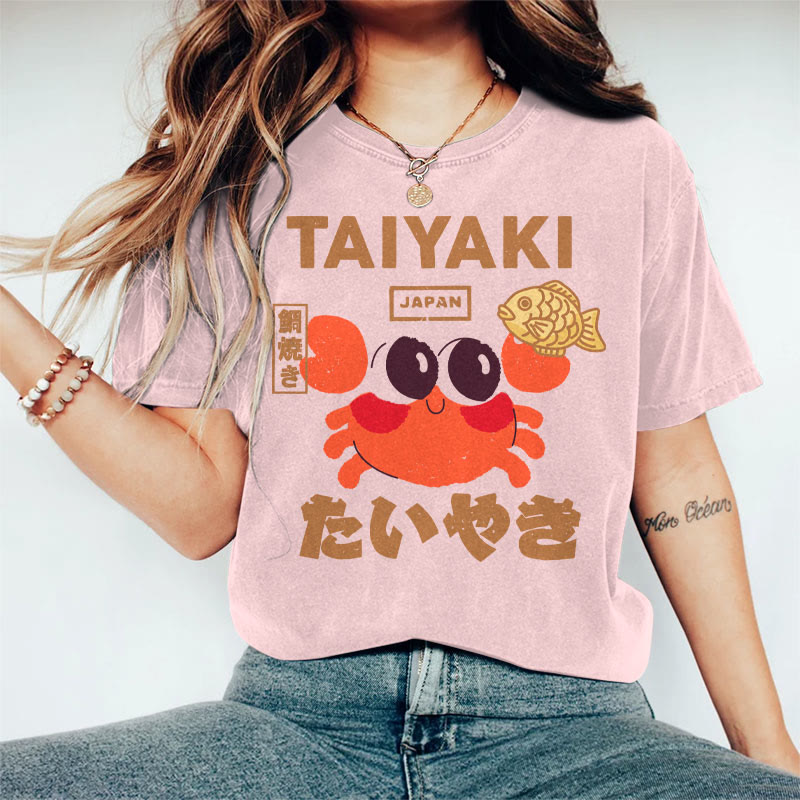 100% Cotton Women's Creative Japanese Cartoon Crab Holding Fish Art Print Casual T-shirt - Pink - 2XL - image 1