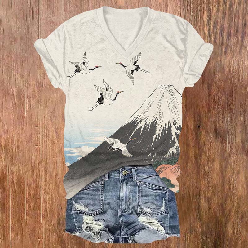 Japanese Cranes Flying Around Mount Fuji Print V-neck T-shirt - Apricot - US32-34(5XL) - image 1