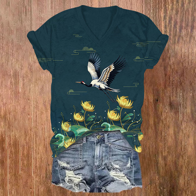 Japanese Crane Flying Over Chrysanthemum Pond Print V-neck T-shirt - Dark Green - US32-34(5XL) - image 1