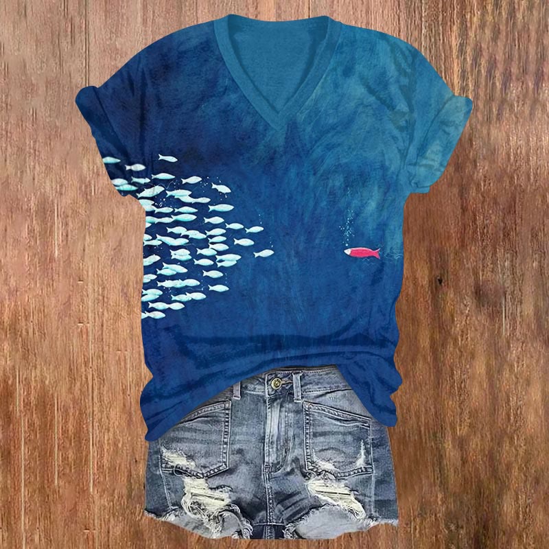 Japanese Vintage Red Fish Versus White Fish School Art Print V-neck T-shirt - Blue - US32-34(5XL) - image 1