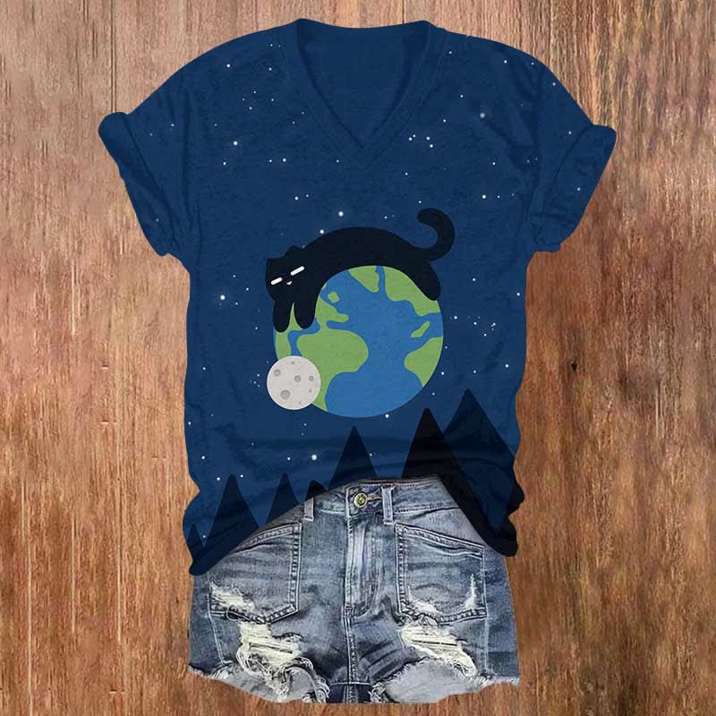 Lovely Black Cat Lying On The Planet Print V-neck T-shirt - Blue - US32-34(5XL) - image 1