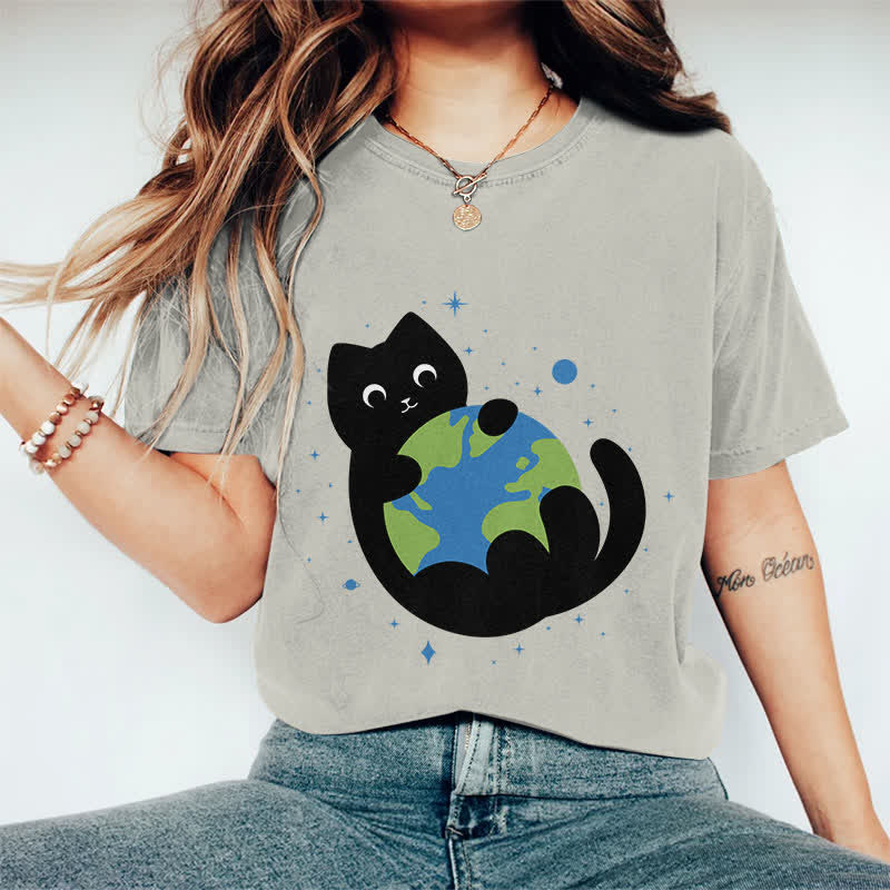 100% Cotton Funny Cat Holding The Earth Art Print T-shirt - Warm Grey - 2XL - image 1