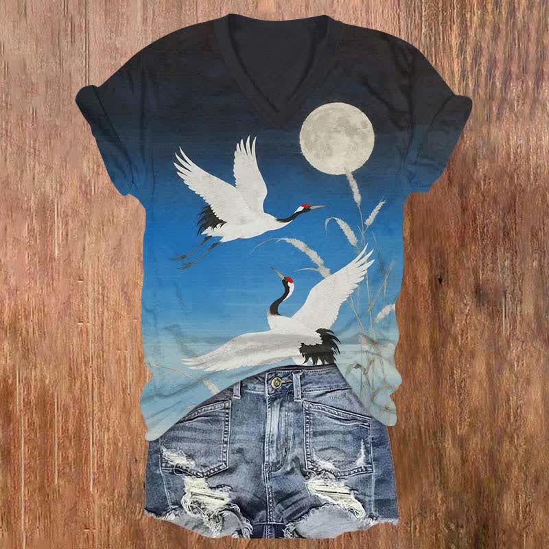 Japanese Vintage Couple Crane Flying Under The Moon Print V-neck T-shirt - Blue - US32-34(5XL) - image 1