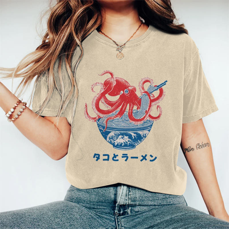 Japanese Creative Octopus Eating Ramen Print Acid Washed T-shirt - Khaki - US20-22(3XL) - image 1