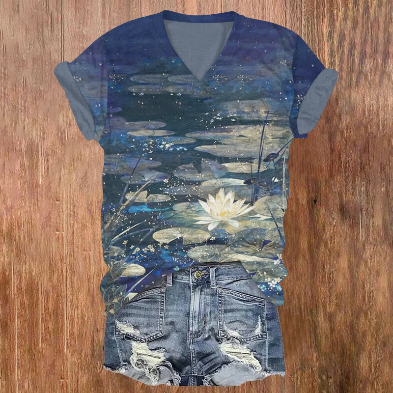 Japanese Night Water Lily Artistic Mineral Painting Pattern Print Short Sleeved V-neck T-shirt - Blue - US32-34(5XL) - image 1