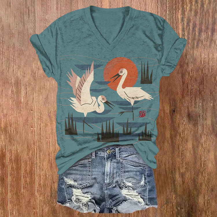 Vintage Inspired Crane and Sun Pattern Print Short Sleeved V-Neck T-Shirt - Blue - US32-34(5XL) - image 1