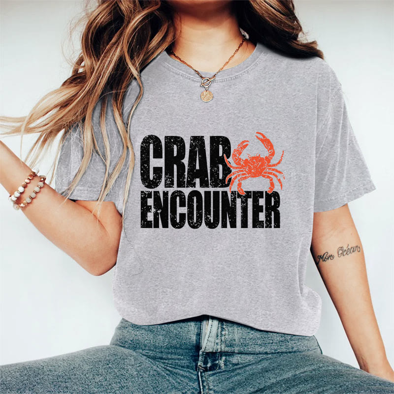 100% Cotton Women's Crab Encounter Art Print Casual T-shirt - Grey - 2XL - image 4