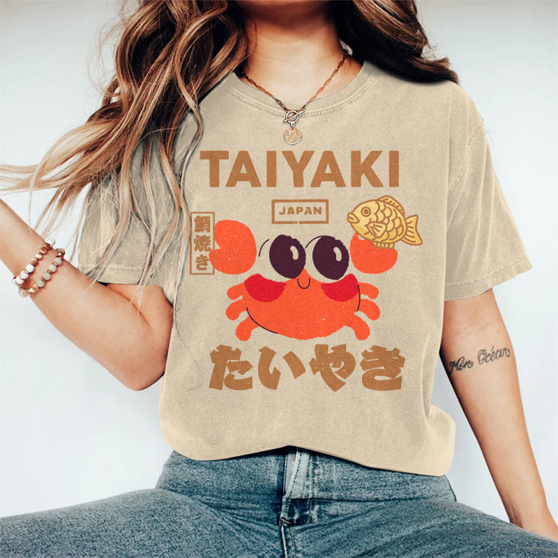 100% Cotton Women's Creative Japanese Cartoon Crab Holding Fish Art Print Casual T-shirt - Khaki - 2XL - image 3