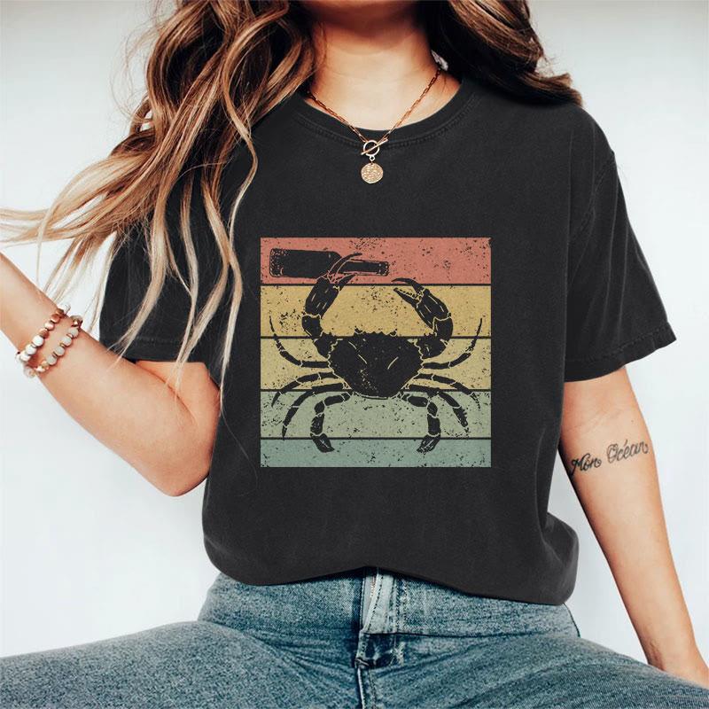 100% Cotton Women's Vintage Funny Crab Holding Beer Bottle Art Print Casual T-shirt - Black - 2XL - image 4