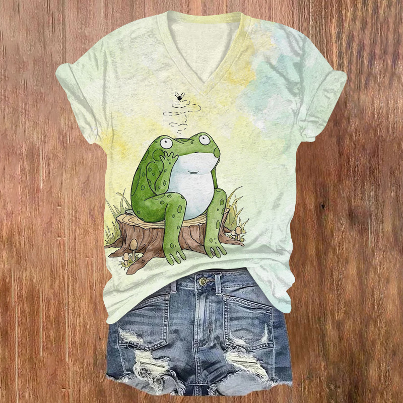 A Whimsical Frog Sits On A Log, Lost In Thought Printed Short Sleeved V-neck T-shirt - Light Green - US32-34(5XL) - image 1