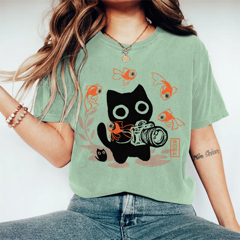 100% Cotton Women's  Japanese Fish & Black Cat With Camera Art Print Casual T-shirt - Green - 2XL - image 3