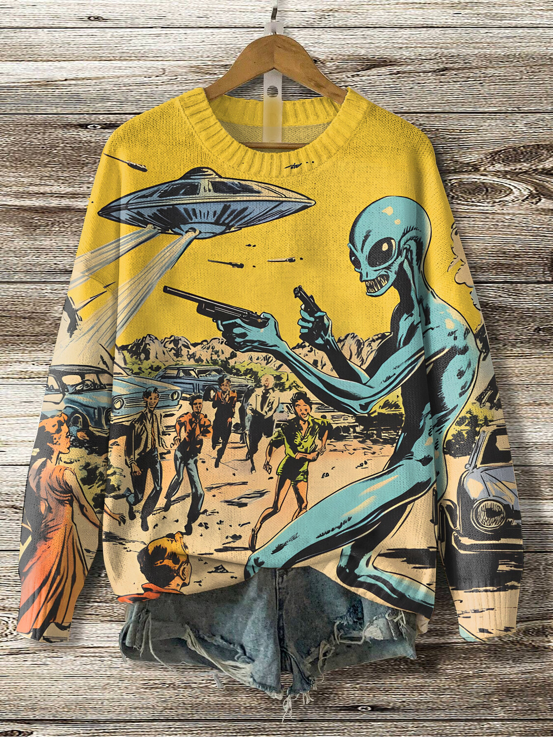 Women's Vintage UFO Alien Comics Style Sci-Fi Art Print Knit Sweatshirt