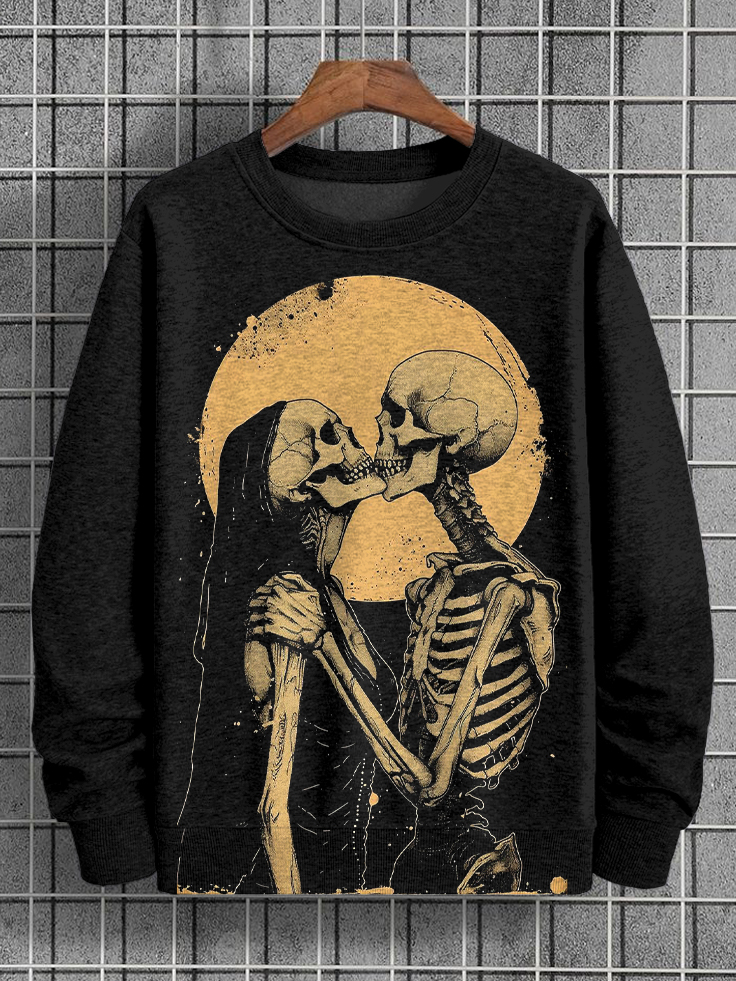 Men's Skull Kiss On Full Moon Night Art Print Casual Sweatshirt
