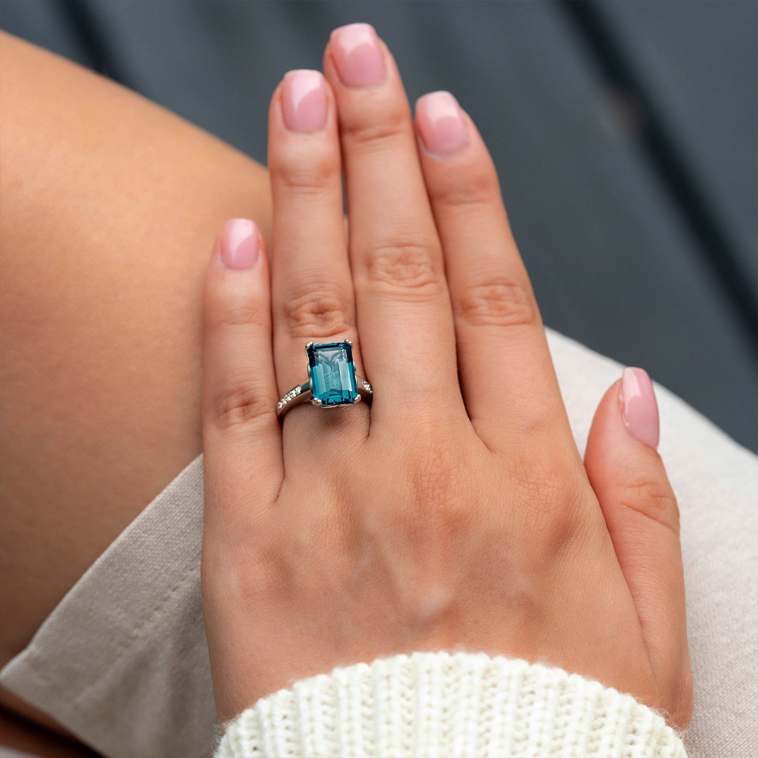 For Memorial - S925 Emerald Cut Diamond Ring