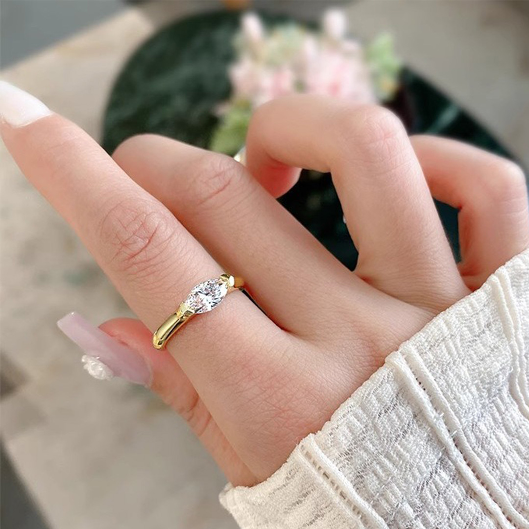 For Self-Oval inlaid diamond ring