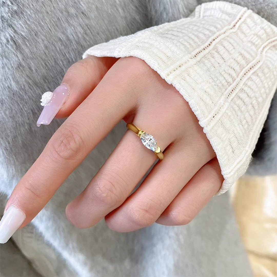 For Self-Oval inlaid diamond ring