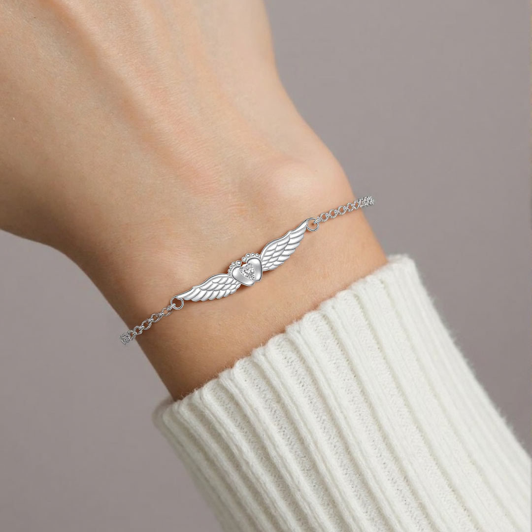 Mother and baby forever linked together Wings Bracelet