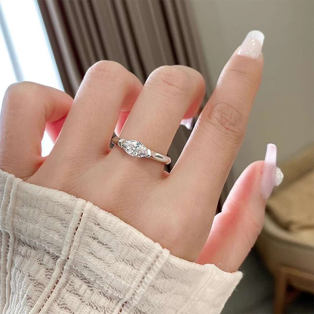 For Self-Oval inlaid diamond ring
