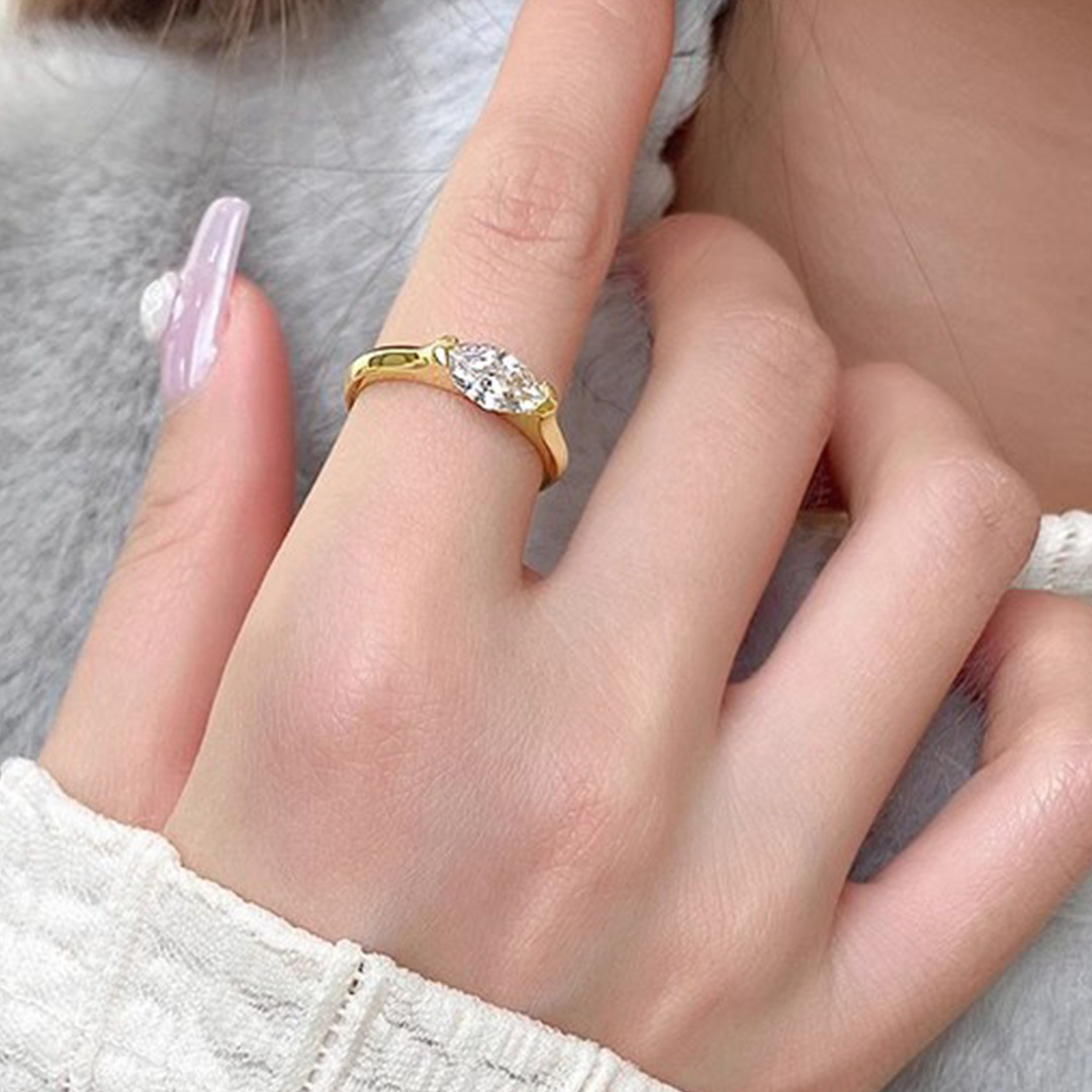 For Self-Oval inlaid diamond ring