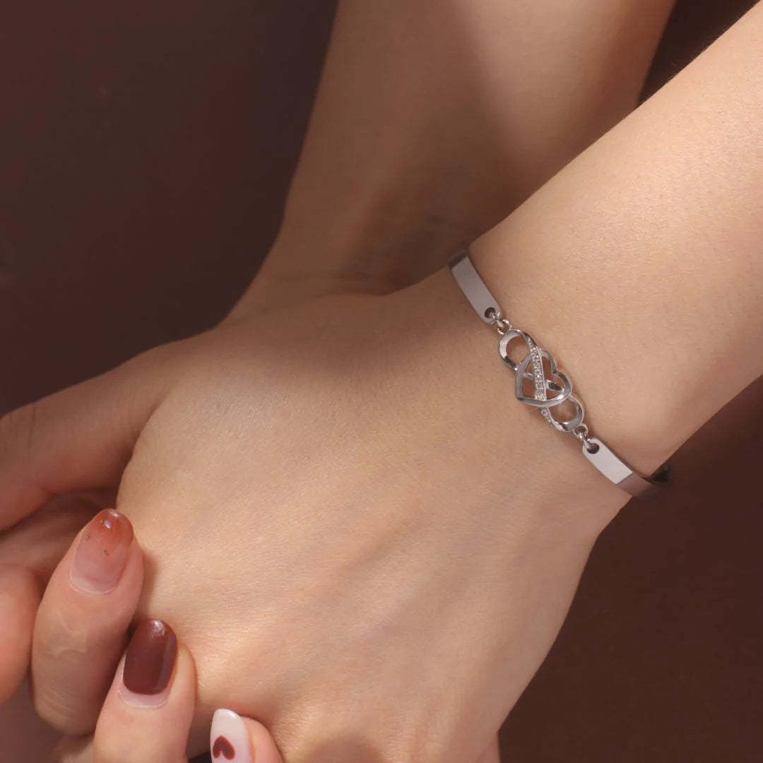 The Love Between Aunt & Niece/Friends/Grandmother&Granddaughter Is Forever Heart Bracelet