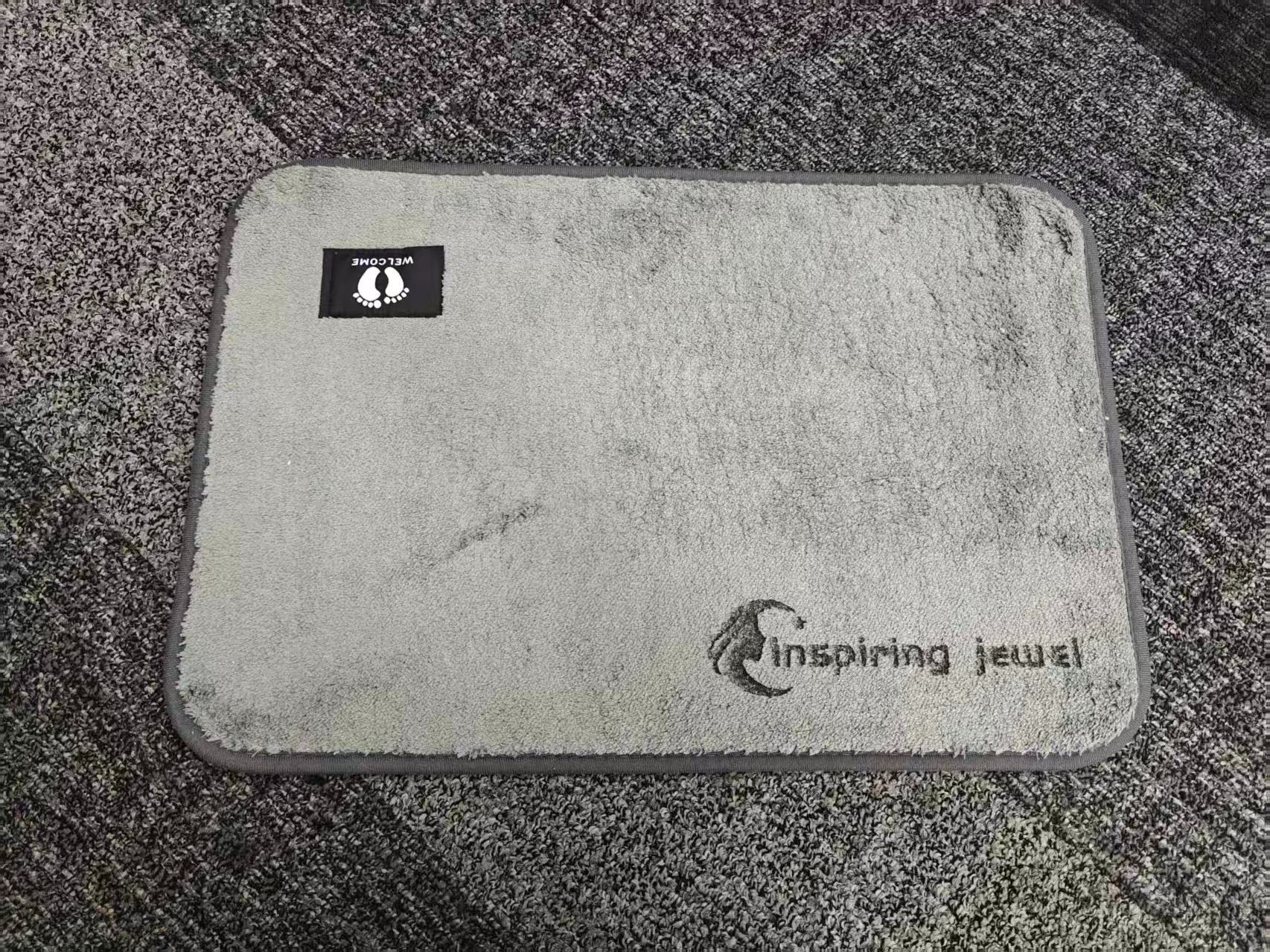 InspiringJewl Rug in Grey