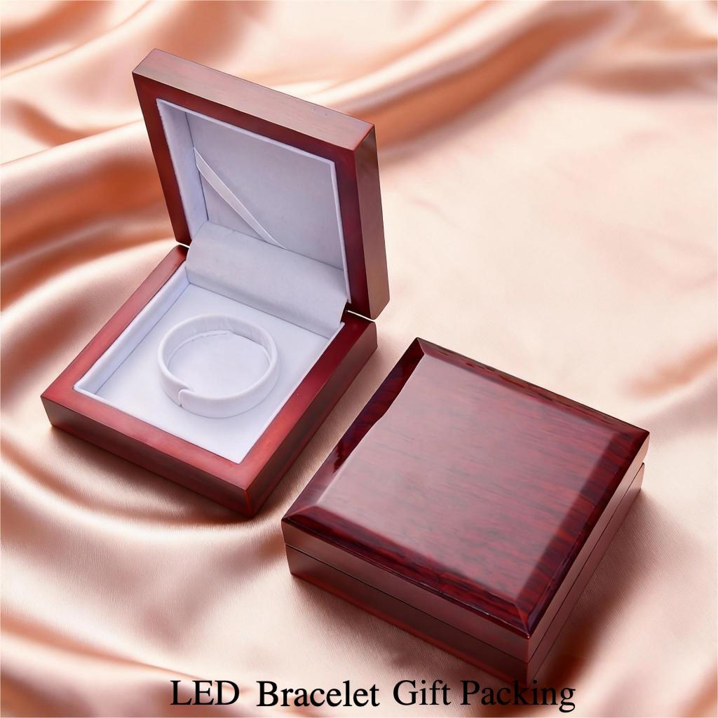 For Memorial -  I'm A Daughter To A Mom With Wings Custom Name Bead Bracelet