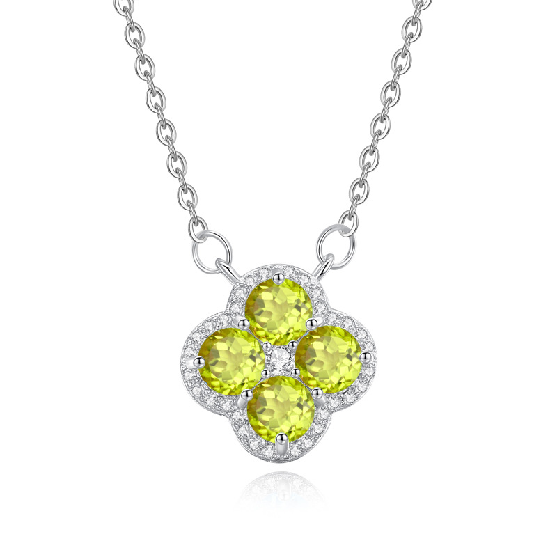 Four-leaf clover peridot necklace in sterling silver – August birthstone necklace
