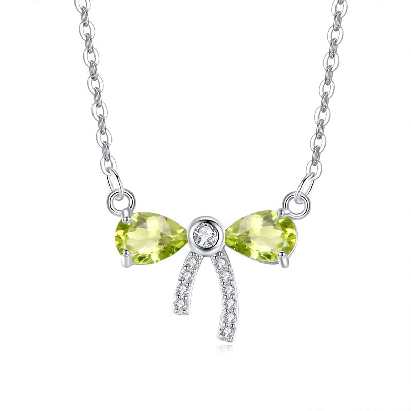 Peridot birthstone necklace in S925 silver – small green gemstone pendant