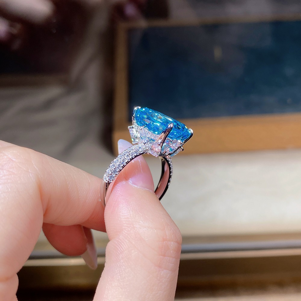 10CT Aquamarine “Pigeon-Egg” Ring in S925 Sterling Silver – March Birthstone