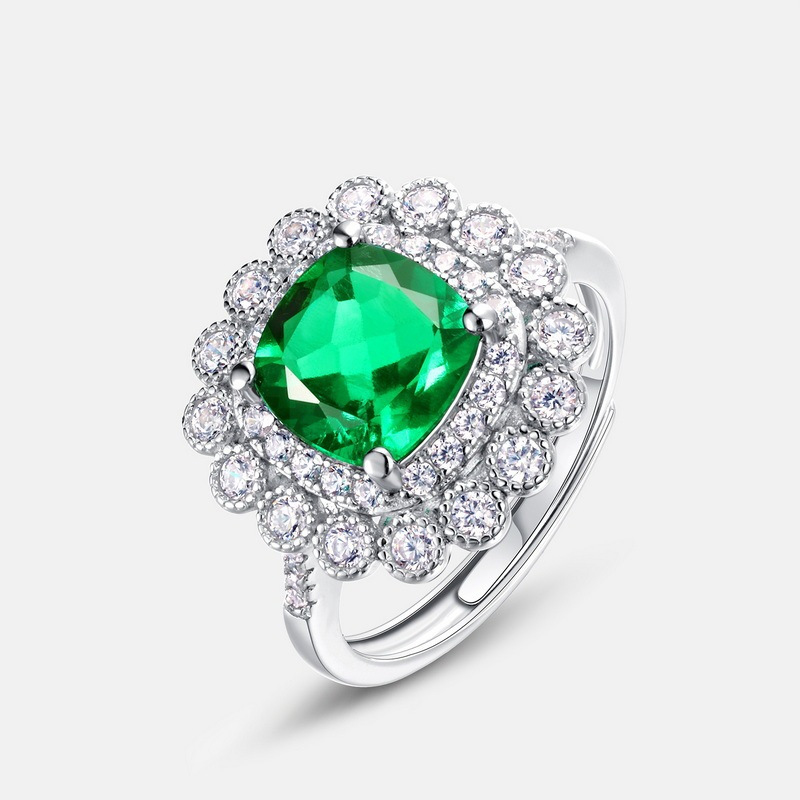 Emerald Birthstone Ring in S925 Silver | Minimalist Vintage May Ring for Women
