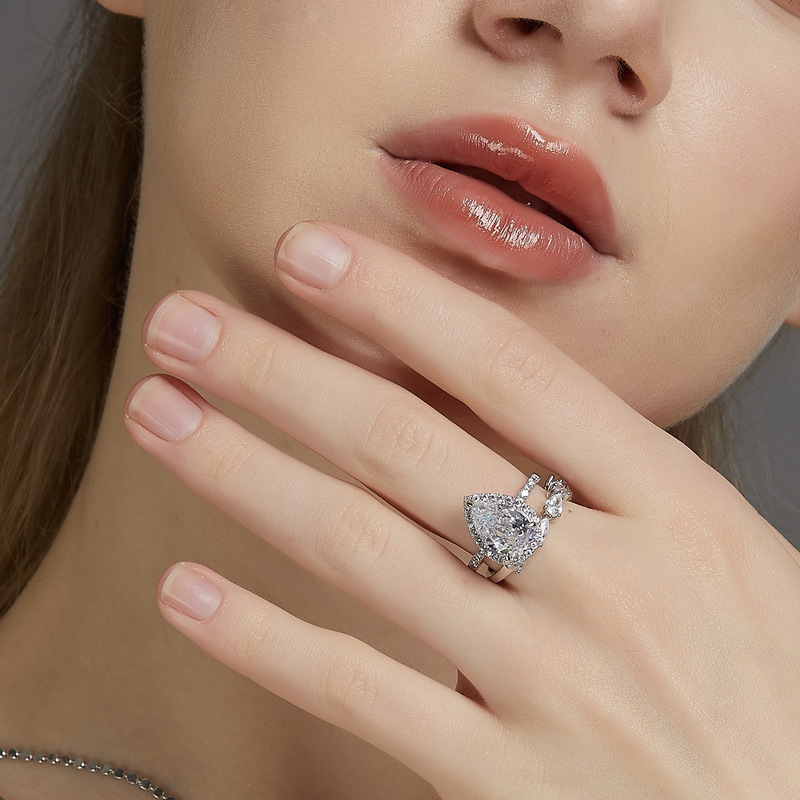 Moissanite Jewelry – Sparkling Teardrop Ice-Flower Cut Ring for Women