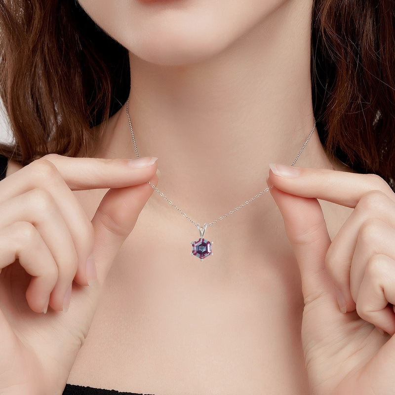 Cushion‑Cut Alexandrite Pendant Necklace | S925 Silver Color‑Change Gem – June Birthstone