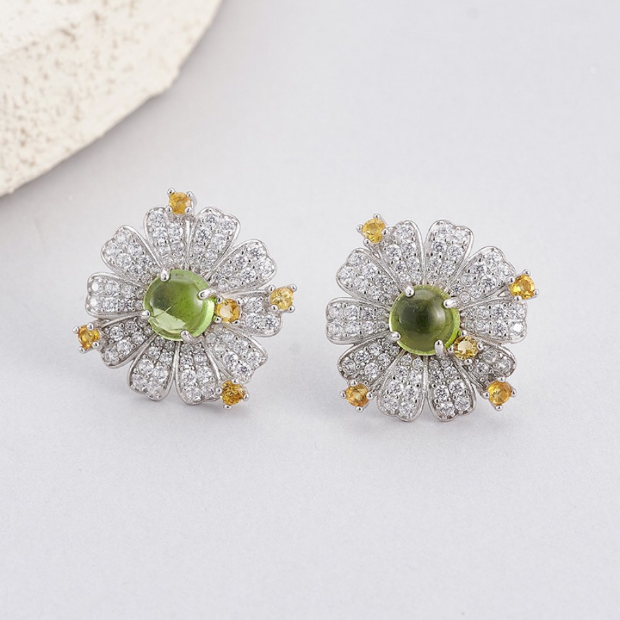 S925 Silver Daisy Peridot Floral Stud Earrings