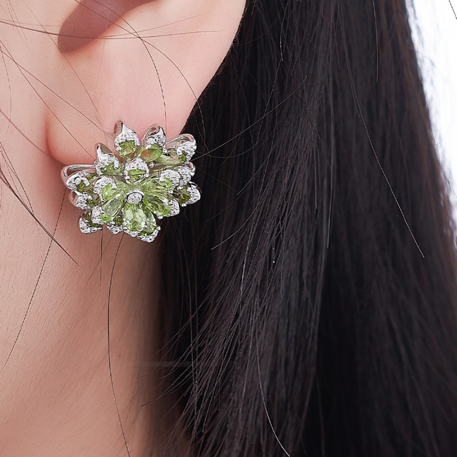 S925 Silver Peridot Flower Pendant Necklace
