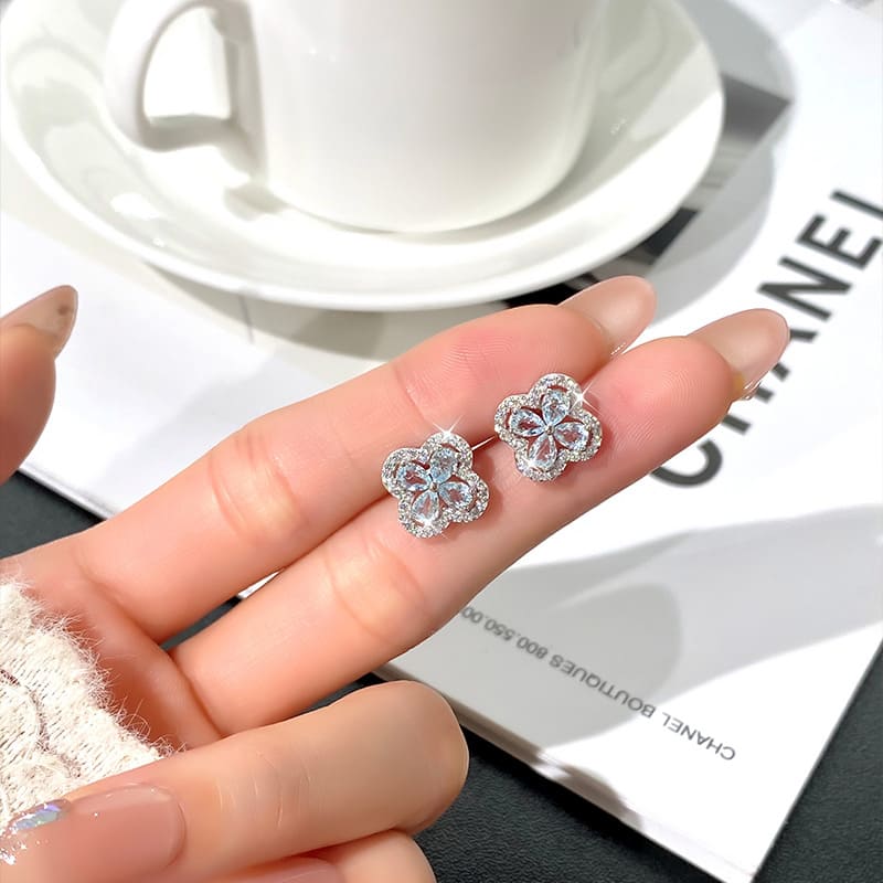 Flower Earrings – Four-Leaf Clover S925 Silver with Natural Peridot