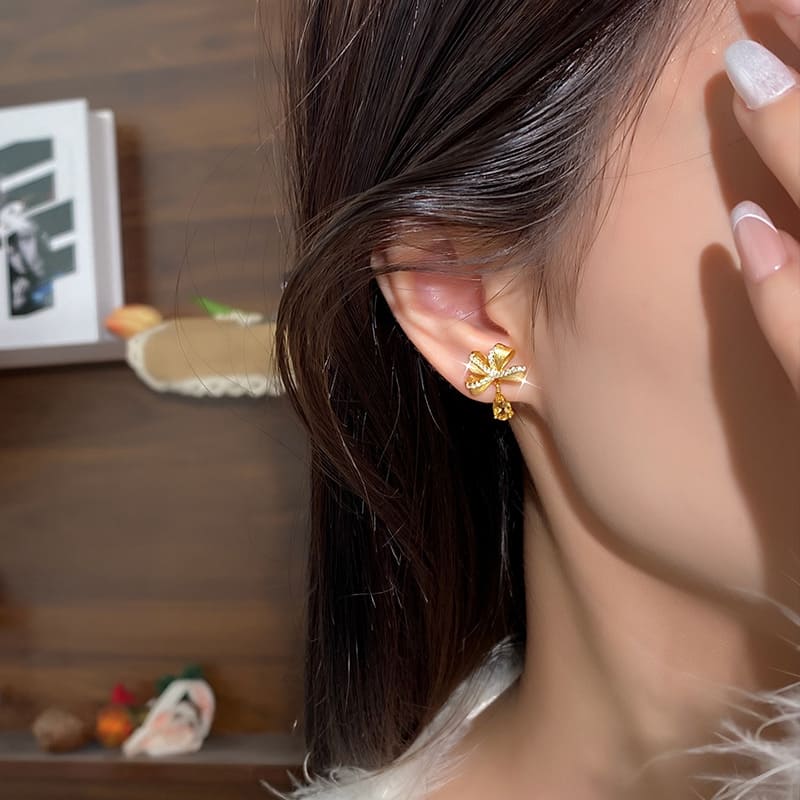 Bow Earrings – S925 Sterling Silver Peridot Birthstone Studs